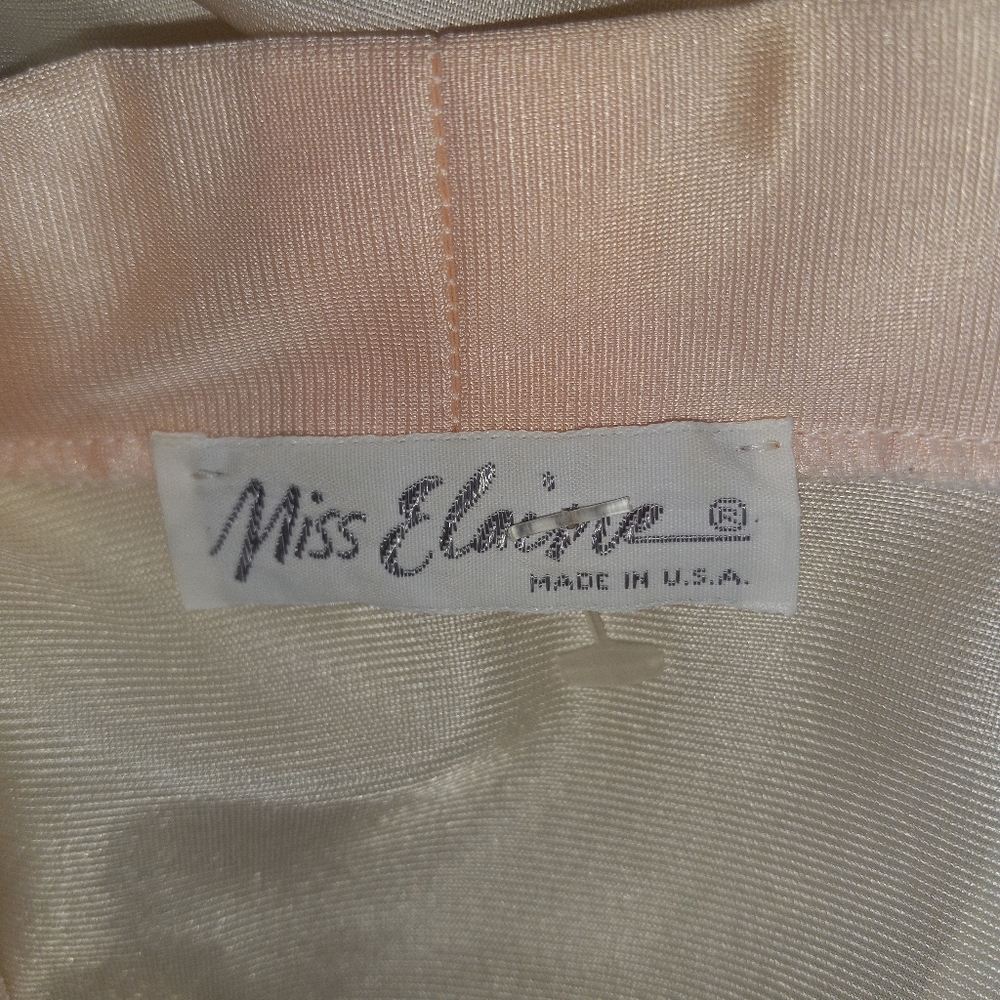 Miss Elaine Robe - Picture 5 of 5